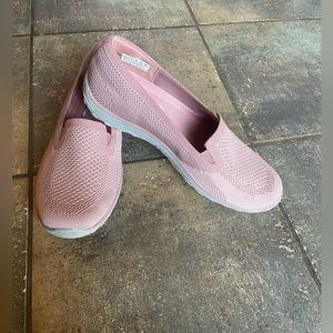 Skechers relaxed fit air-cooled memory foam shoes Slip On - size 9